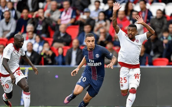 亚眠队在主场比赛中不敌对手，寻求改善的简单介绍