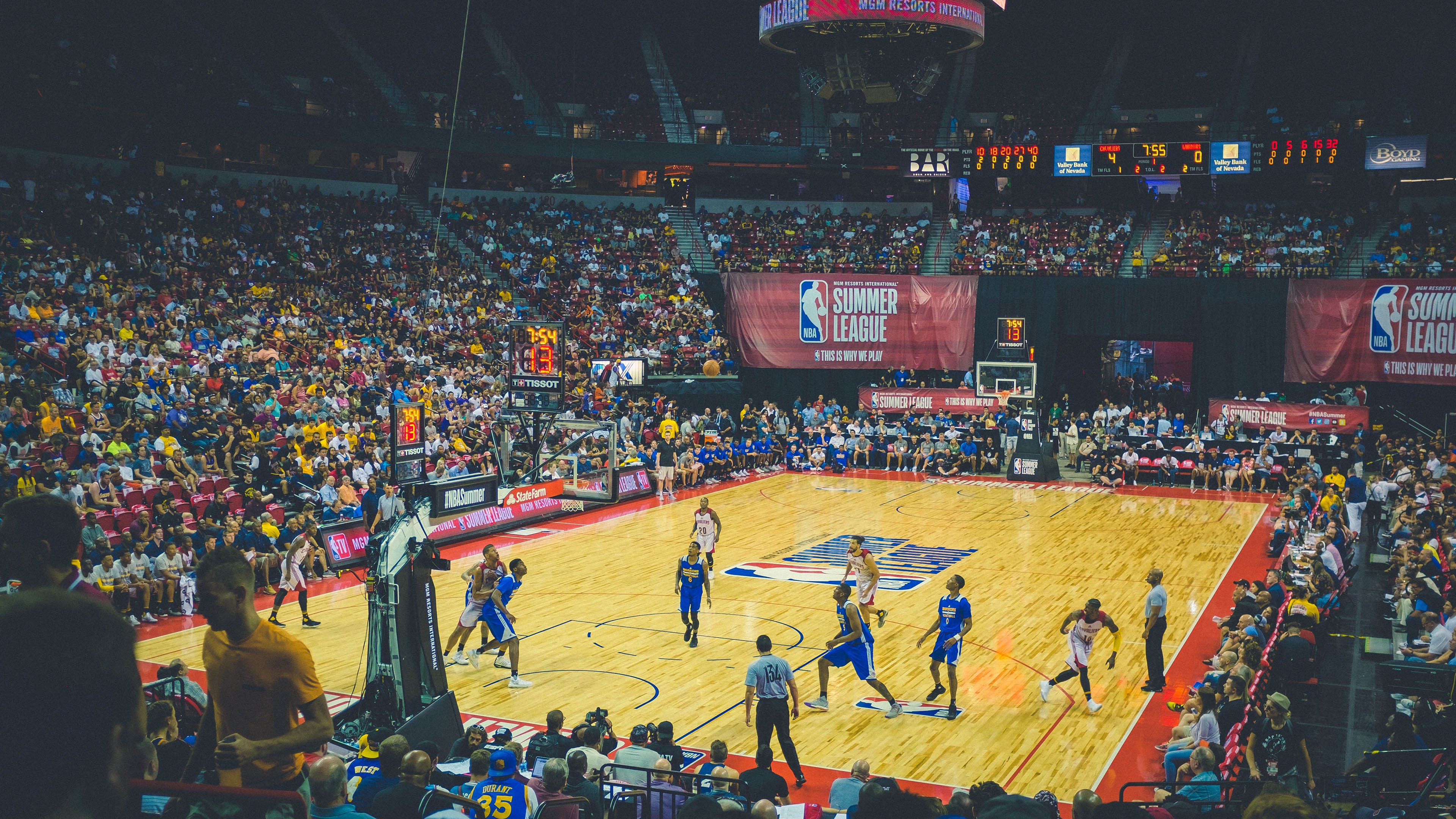 爱德华兹打出生涯之夜,热火强势拿下湖人,新生代与老牌劲旅的碰撞