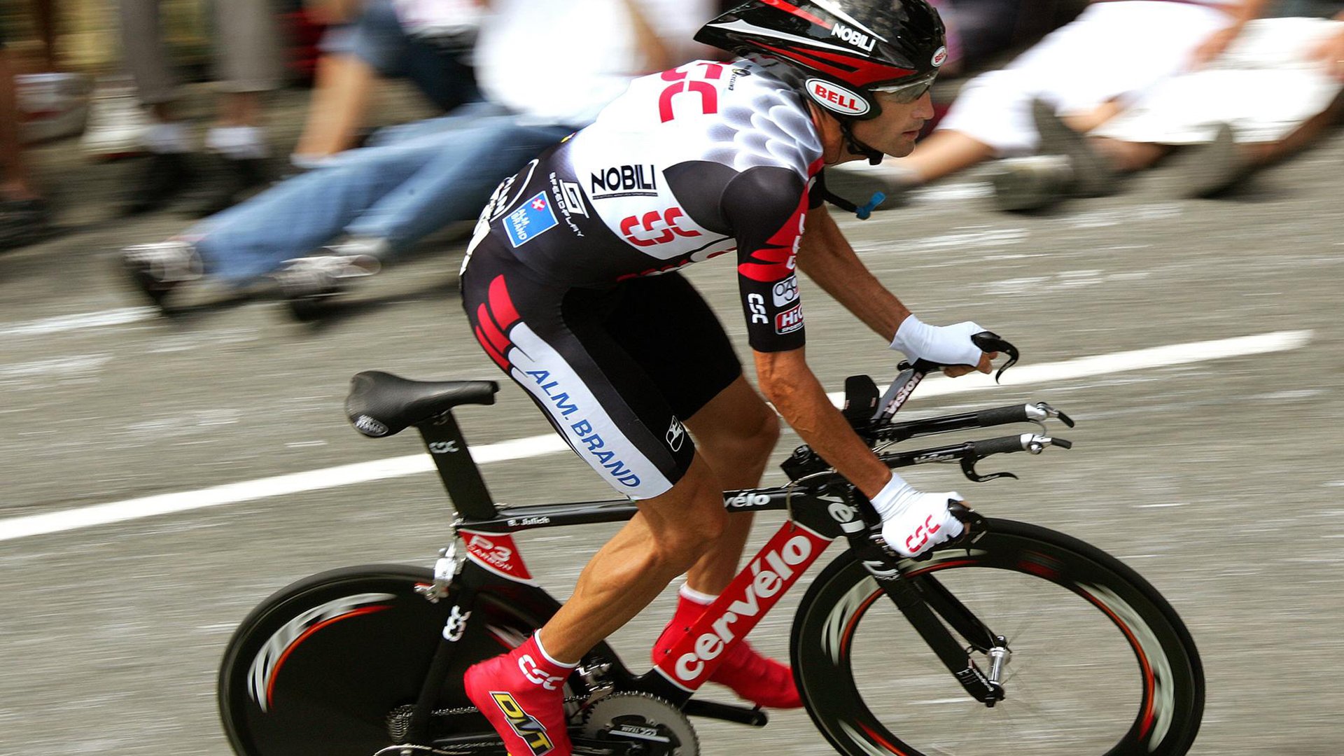 欧冠淘汰赛之夜,京多安一锤定音,从幕后到焦点的中场大师