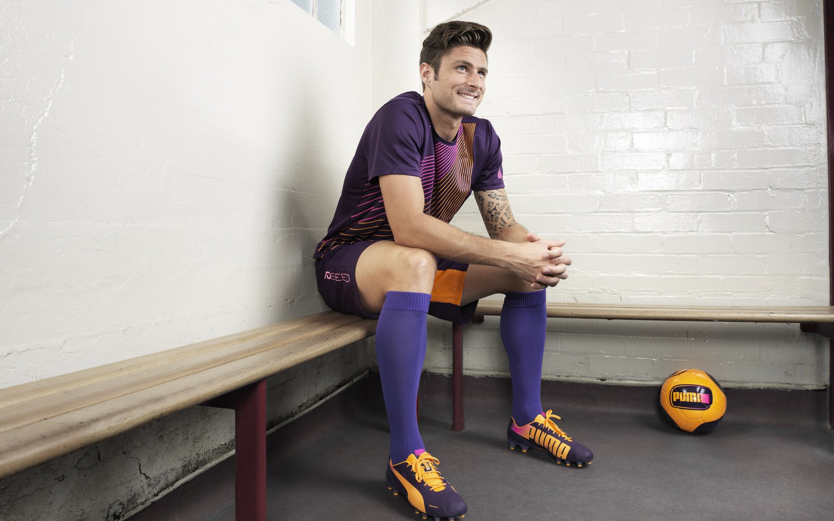 从温网到都灵，阿尔卡拉斯如何以草地智慧引领年终总决赛的团队胜利